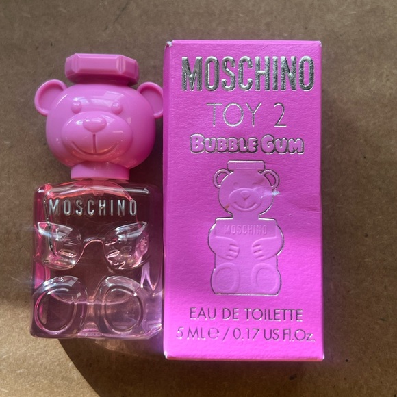 Moschino Other - Moschino Toy 2 Bubble Gum Eau de Toilette - Pink